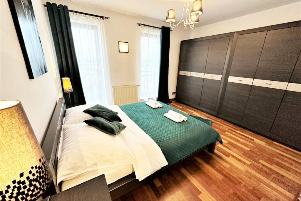 קרקוב Exclusive Penthouse Near Citycenter 120M2 +Netflix מראה חיצוני תמונה